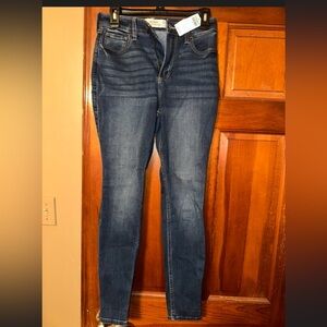 NWT Hollister Women's Skinny Jeans Size 2 Short